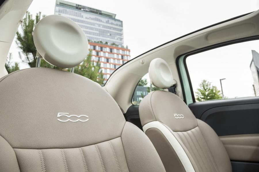 Детали интерьера Fiat 500C Cult 2014 года  (фото 19 из 44)